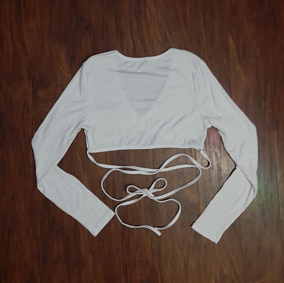 Shein white long sleeve crop top size large - Picture 2 of 3